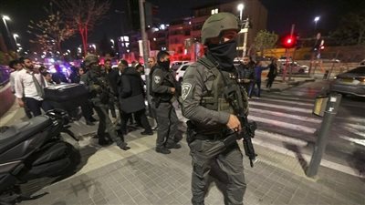 شرطة الاحتلال تدعو الإسرائيليين إلى حمل السلاح بعد عملية القدس