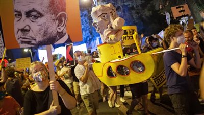 انتفاض المعارضة الإسرائيلية بسبب إقالة وزير الدفاع ومظاهرات تلوح في الأفق