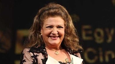 ميمي جمال توضح رأيها في تربية الكلاب بالمنزل