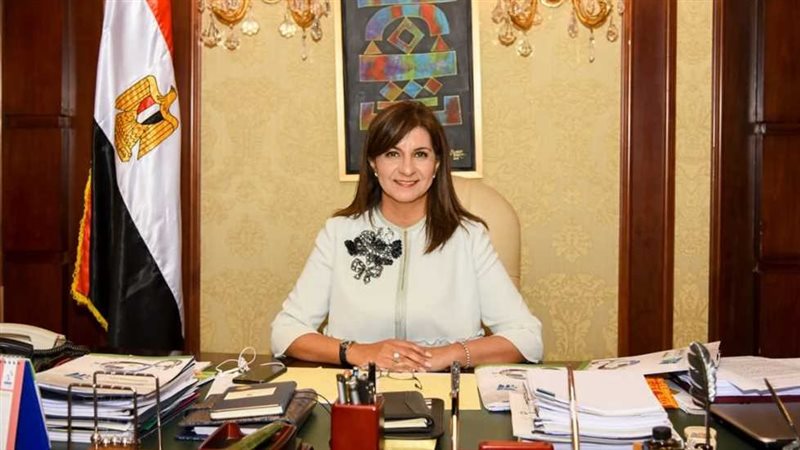 السفيرة نبيلة مكرم