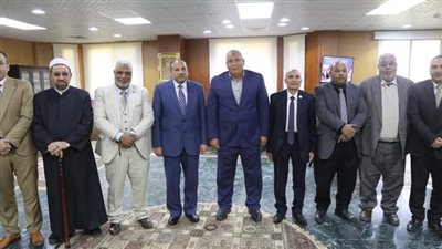 محافظ الوادي الجديد يلتقي وفد جامعة الأزهر