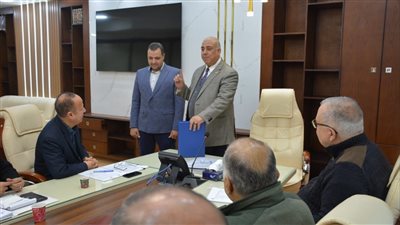الفضالي يشهد تكريم المهندس ثروت جمعة مدير عام التشغيل والقيادة بالخط الثانى