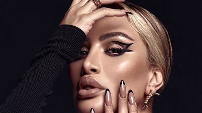 مايا دياب بالأسود في أحدث جلسة تصوير