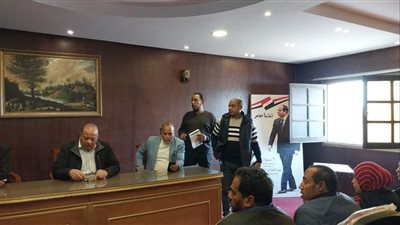 رئيس حي مصر القديمة يجتمع بأصحاب تعويضات منطقة بطن البقرة