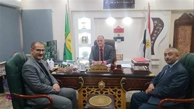 وكيل تعليم الإسماعيلية يناقش خطة عمل وحدة التواصل ودعم المعلمين 