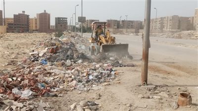 محافظة القاهرة تزيل التعديات بعزبة الوالدة في حلوان (صور)