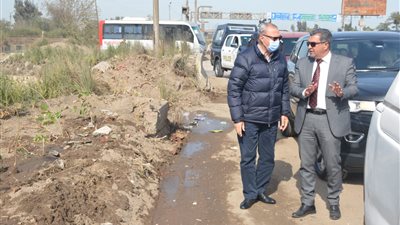 محافظ القليوبية: رفع 300 طن تراكمات وأتربة من بنها 