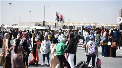 معرض الكتاب 2023، تزايد أعداد جمهور خامس أيام المعرض (صور)