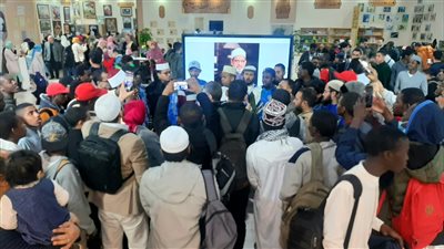 طلاب الأزهر يبتهلون وسط حضور جماهيري بمعرض الكتاب 