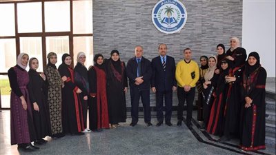 رئيس جامعة العريش يفتتح معرض المبدعة السيناوية بقاعة المعارض (صور)