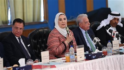 وزيرة التضامن تشارك في المهرجان المصري الإماراتي للهجن