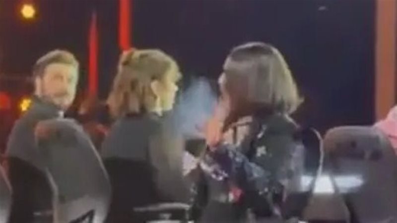 أصالة تدخن، فيتو