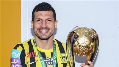 طارق حامد يحتفل بأول لقب مع اتحاد جدة: النهايات السعيدة يصنعها الجهد والعرق