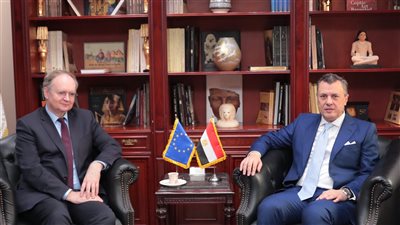 وزير السياحة والآثار يلتقي سفير الاتحاد الأوروبي بالقاهرة لبحث سبل التعاون