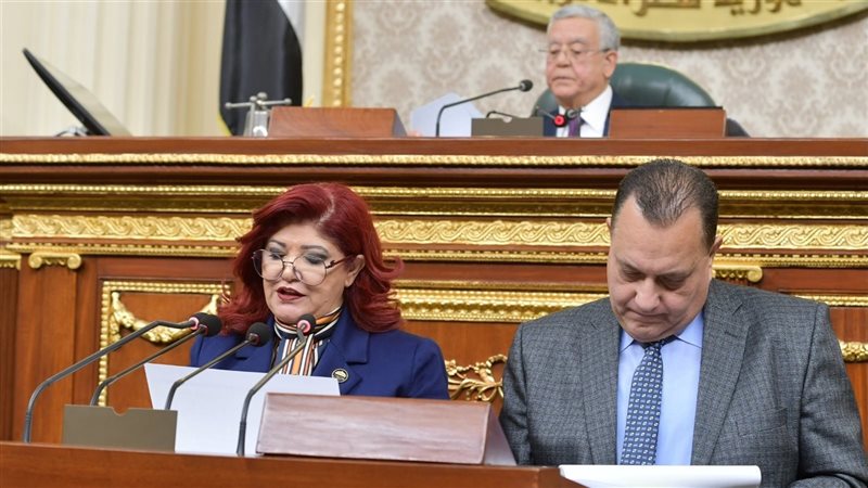 البرلمان يستأنف مناقشة