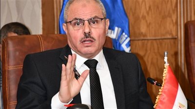 رئيس جامعة قناة السويس يُوجه بتنفيذ خطة الدولة في ترشيد الإنفاق