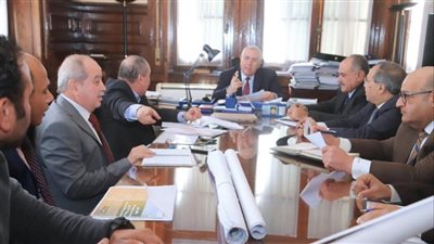 القصير يتابع استكشاف وحصر الأراضي الصحراوية الصالحة للزراعة