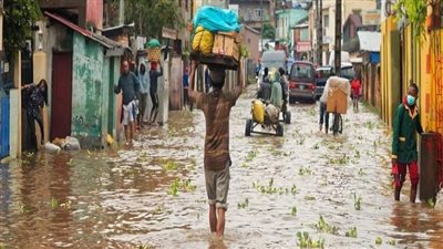 مصرع 30 ونزوح آلاف جراء عاصفة مدارية في مدغشقر