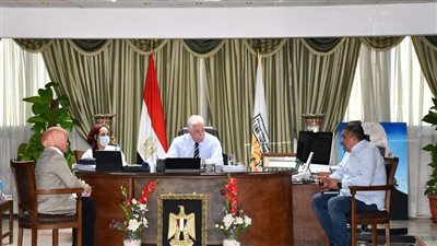 محافظ جنوب سيناء يتابع استعدادات رمضان ويطلق إشارة البدء لمسابقة الأم المثالية 