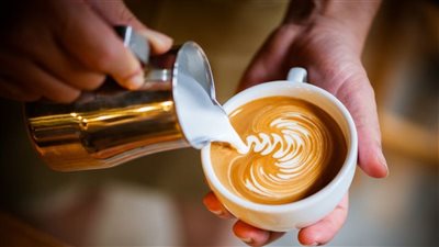 دراسة جديدة تكشف فوائد تناول القهوة بالحليب