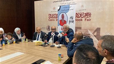 أحمد ناجي في معرض الكتاب: ديوان المفرمة يتناول هموم الشارع (فيديو)