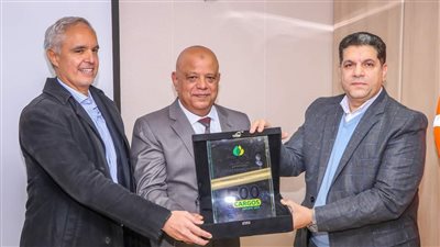 ميناء دمياط يحتفل باستقبال ناقلة الغاز رقم 500 منذ افتتاح محطة الإسالة