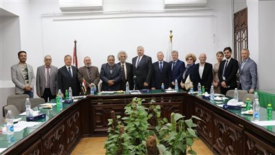 وفد روسي يزور نقابة الأطباء لبحث التعاون العلمي ونقل الخبرات