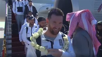  ميسي يفتح خزينة أسراره لأول مرة بعد التتويج بالمونديال: شعرت بالكأس يقول 