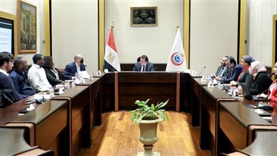 وزير الصحة يبحث مع وفد الاتحاد الإفريقي تعزيز إنتاج اللقاحات والأمصال 