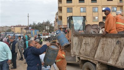 تحرير 296 محضر إشغال طريق وإعلانات بدون ترخيص بقليوب