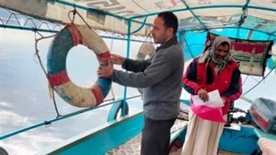 إيقاف المعديات النهرية ومراكب الصيد في إدكو ورشيد بسبب الرياح والأمطار (صور) 