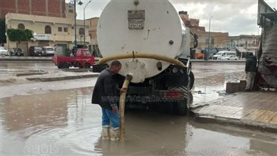 محافظ مطروح يعلن رفع درجة الاستعداد القصوى للتعامل مع مياه الأمطار 