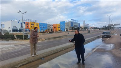 انتشار رؤساء أحياء الإسكندرية في الميادين للتعامل مع نوة الكرم 