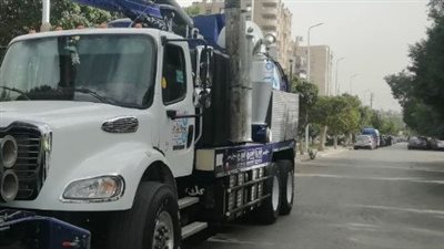 شركتا صرف صحي القاهرة والجيزة تسحبان مياه الأمطار