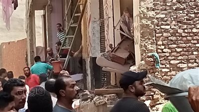 محافظ الغربية يقرر إزالة عقار طنطا المنهار وتوفير 13 شقة للأسر المتضررة 