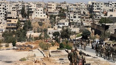 بعد تطبيق اتفاق التسوية.. أول فيديو لانتشار الجيش السوري في حي درعا 