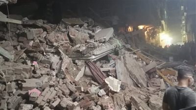 10 صور ترصد آثار انهيار عقار شبرا الخيمة 