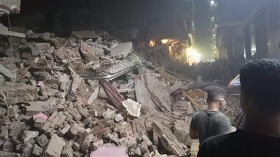 البحث عن ضحايا أسفل أنقاض عقار شبرا الخيمة l فيديو 