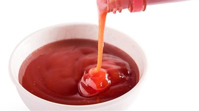 مستنقع أمراض وليس له فائدة تذكر.. تحذير شديد الخطورة من تناول الكاتشب