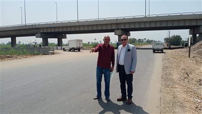 «السايس» يتفقد أعمال رصف طريق الديروطية بمركز ملوي | صور 