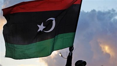 محتجون يمنعون ناقلة من تحميل النفط بميناء الحريقة الليبي