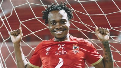 بيرسي تاو: انضمامي للأهلي حلم تحول إلى حقيقة