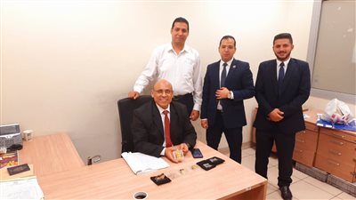 معاه كنز وبينكر.. ضبط كيلو ذهب بحوزة راكب قادم من قطر بمطار القاهرة | صور