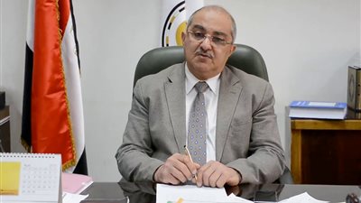طارق الجمال: صرف 1800 جنيه للعاملين بجامعة أسيوط 