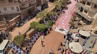 تجهيز سرادق العزاء أمام مسجد العربي استعدادا لتشييع جثمان محمود العربي | فيديو وصور