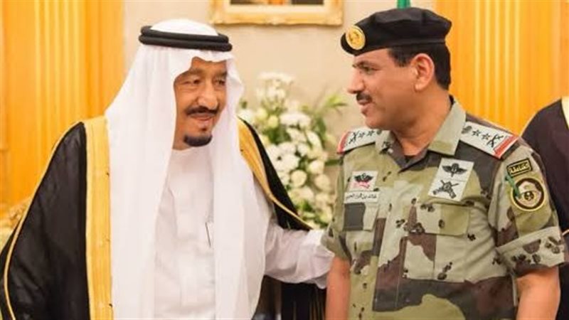 الملك سلمان مع مدير