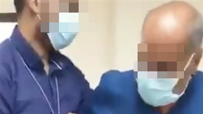 نقابة الأطباء عن واقعة إجبار طبيب لممرض على السجود لكلب: لم نتلق شكوى رسمية