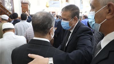 محافظ المنوفية يقدم واجب العزاء لأسرة رجل الأعمال محمود العربي 