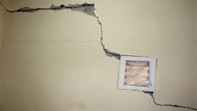 مياه الأقصر توجه بنزول فرق طوارئ لمواجهة تصدعات المنازل بنجع بدران 