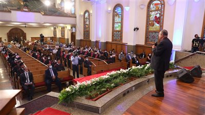 رئيس الإنجيلية يشهد تخرج دفعة من الدراسات العليا لكلية 